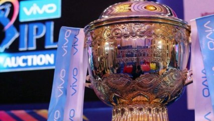 Sports: मास्क लगाकर टीम के साथ चेन्नई पहुंचे धोनी