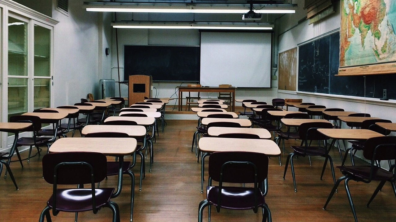 UK Schools Face Pandemic Fallout as Algorithm Determining Final Marks Downgrades 40% of Students