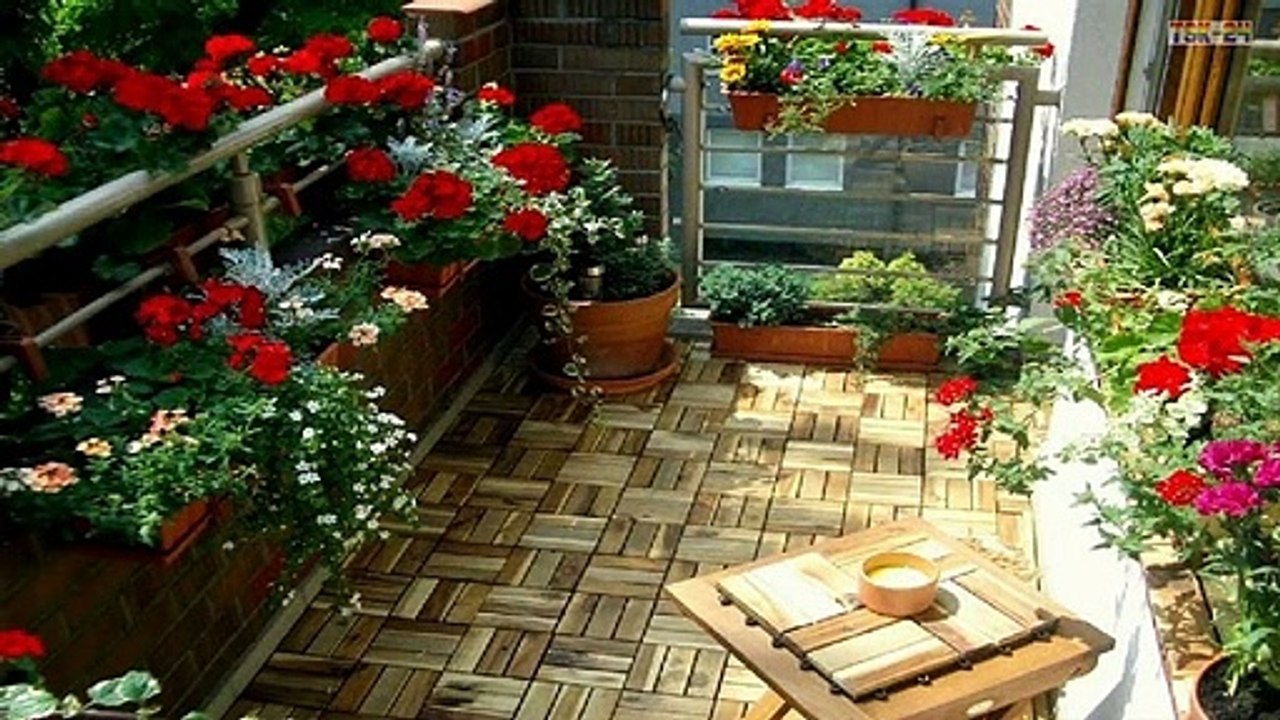 Best Small Balcony Garden Design Ideas - Beautiful House