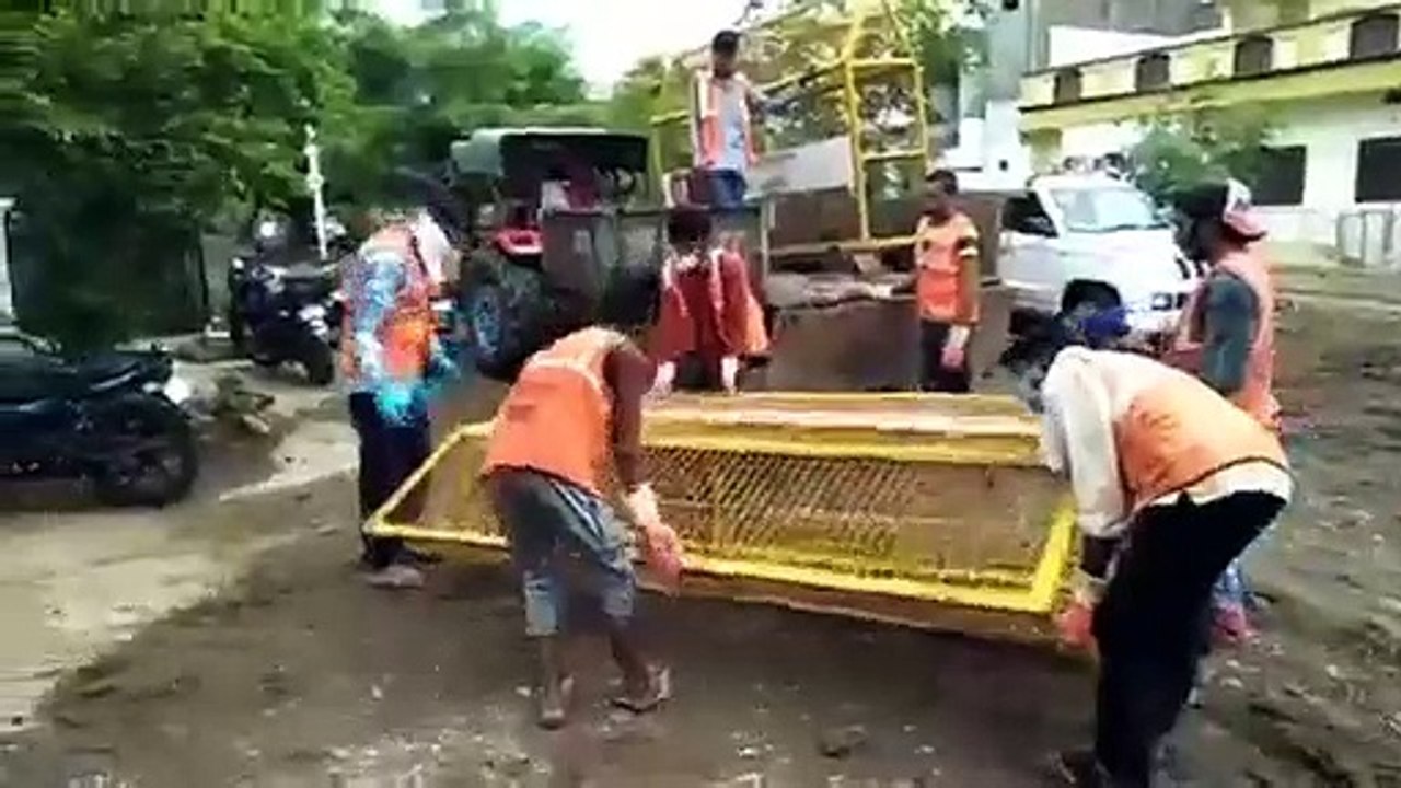 कंटेनमेंट क्षेत्र मुक्त