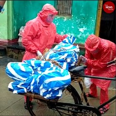 Karnataka family forced to carry body of suspected COVID-19 patient by cycle