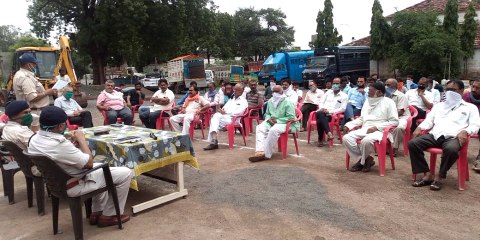 गरोठ थाने पर सभी धर्मगुरुओ के साथ शांति समिति की बैठक हुई सम्पन्न