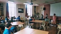 L'auteur-compositeur-interprète creusois Gauvain Sers accueilli en chanson par les élèves de Bourganeuf