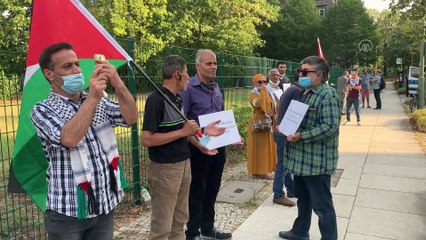 Bir grup Filistinli, BAE-İsrail normalleşme anlaşmasını protesto etti - BERLİN