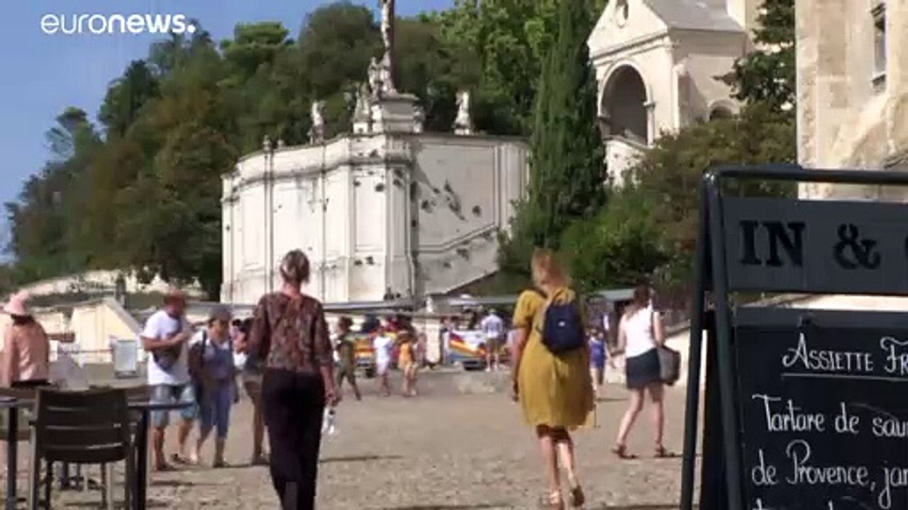 La provence aux temps du Covid : Avignon sans son festival et les villages pittoresques à la fête