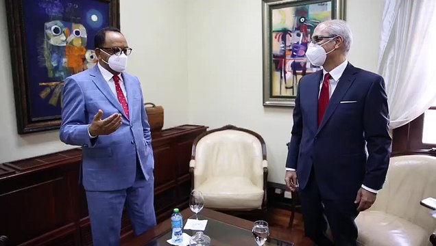 Consultor jurídico del Poder Ejecutivo, Antoliano Peralta, recibe al saliente Flavio Darío Espinal