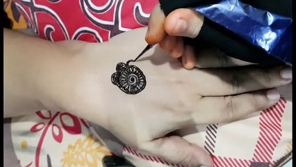 Eid Special Flower Mehndi Design | Criss Cross Mehndi Design | Mehndication by Hiba