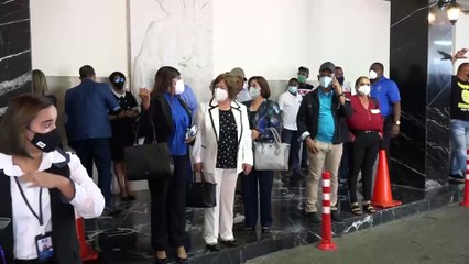 Roberto Furcal asume el cargo de ministro de educación