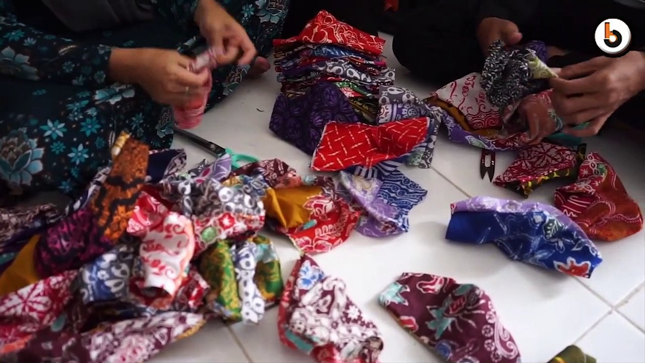 PEKERJAKAN DIFABEL, BATIK WISTARA PRODUKSI RIBUAN MASKER
