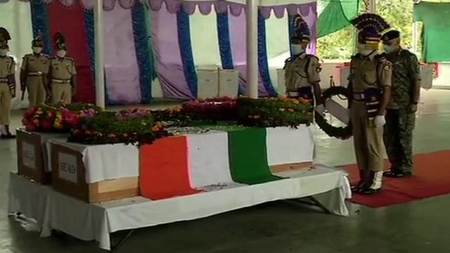 CRPF soldiers pay last tribute to Baramulla martyrs
