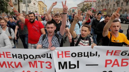 'No more fear!': Belarus president heckled by striking workers