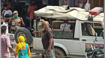 छपराः बंद कमरों में थे लड़के-लड़कियां तभी आ गई पुलिस, अंदर का मंजर देख आंखें झुकी