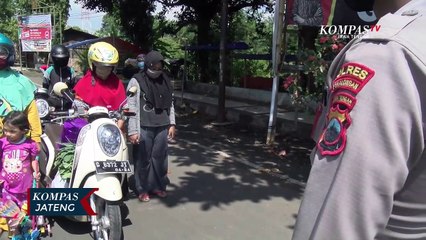 Hormati Detik-Detik Proklamasi, Pengguna Jalan Pekalongan Berdiri
