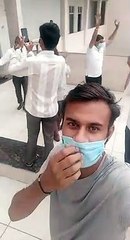 कोरोना सेंटर पर मरीजों का डांस कर बढ़ाया जाता है हौंसला