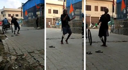 बीच सड़क पर रिक्शे वाला बन गया माइकल जैक्सन, देखिए जबरदस्त डांस का वीडियो