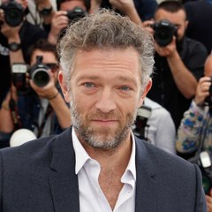 Vincent Cassel fier de son nouveau tatouage, enflamme la toile