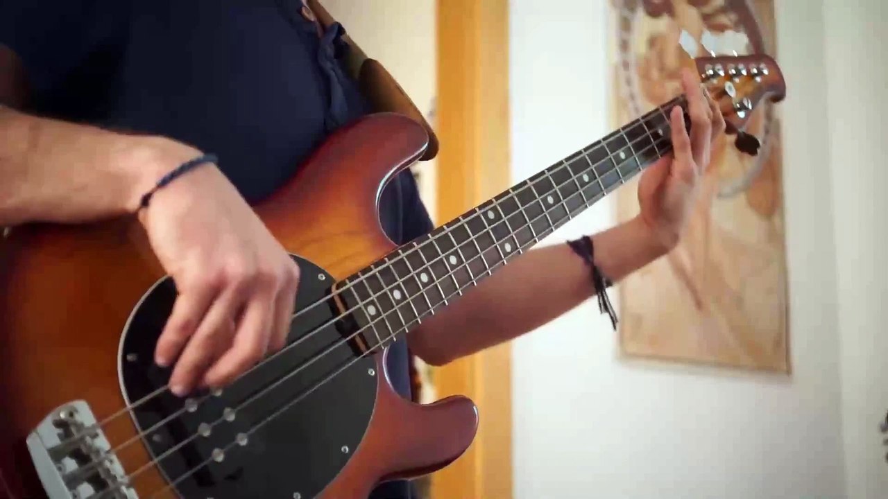 79) Music.  Guitar Bass.  Tall Tale. TrackTribeDance et électro.  Dramatique