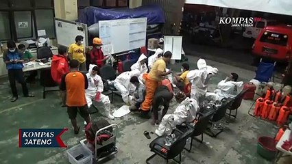 Relawan Peringati HUT RI ke 75, APD Dihiasi Pernak-Pernik 17-san