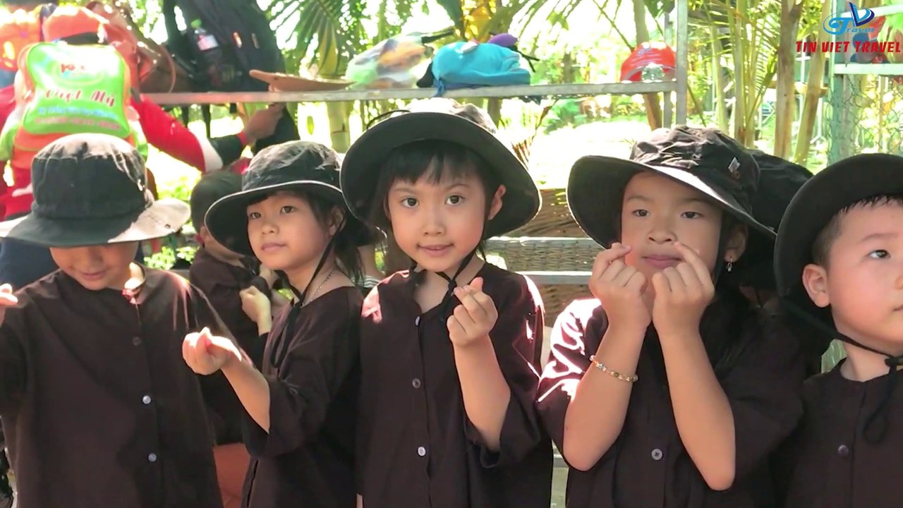 Quậy tung chảo Happy Farm Nông Trại Vui Vẻ