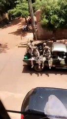 Mali - Plusieurs pick-up militaires en mouvement vers Darsalam