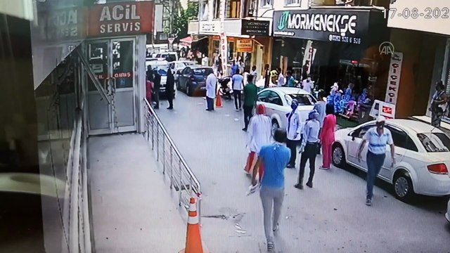 Hasta yakınlarının saldırdığı başhekim ve güvenlik görevlisi yaralandı - KOCAELİ