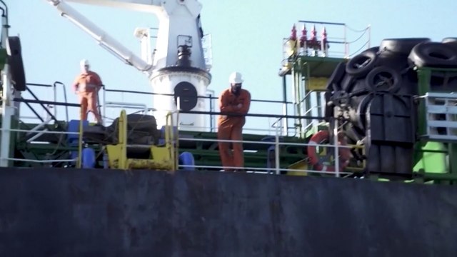 Дозаправка в море опасна для пингвинов