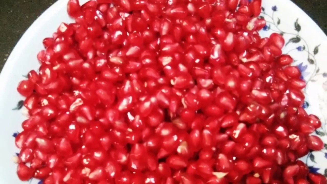 How to cut pomegranate  l  fruit l fruit cutting l