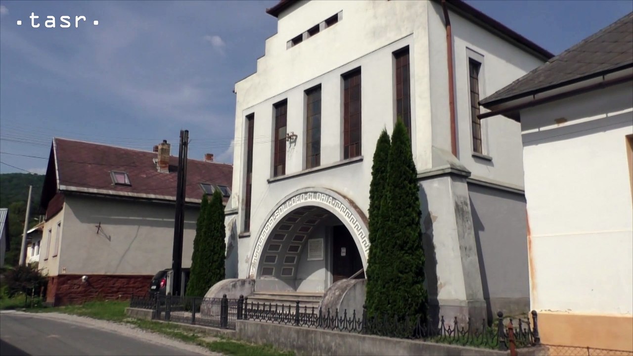 Kostol v Magnezitovciach je na Gemeri neobvyklý modernistickou architektúrou