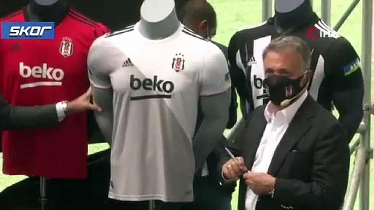 Beşiktaş yeni sezon formalarını tanıttı
