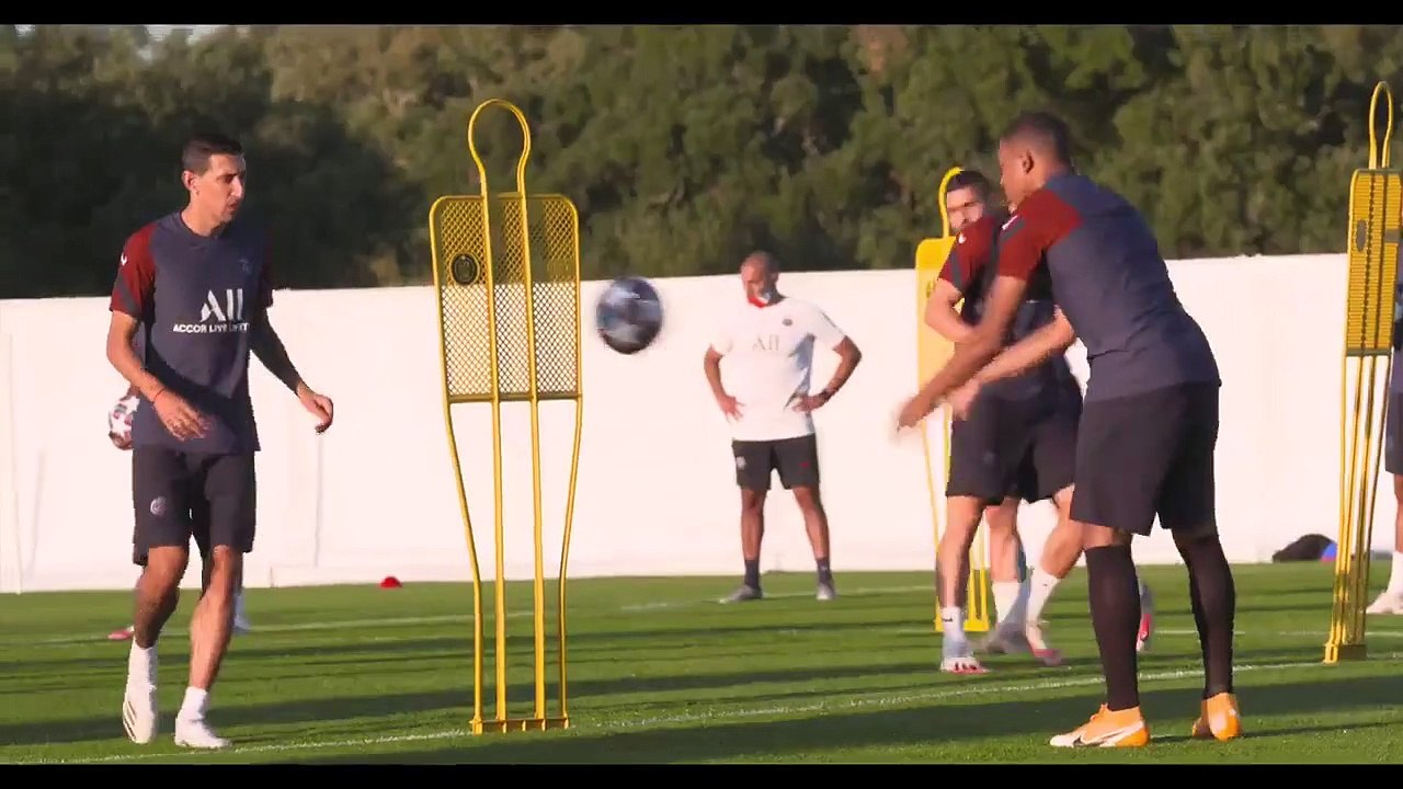 Football - Ligue des Champions - Les dernières images du PSG à l'entraînement avant d'affronter Leipzig !