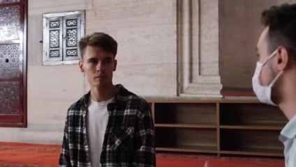 اليوتيوبر البريطاني جاي بالفري يعلن اعتناقه الإسلام