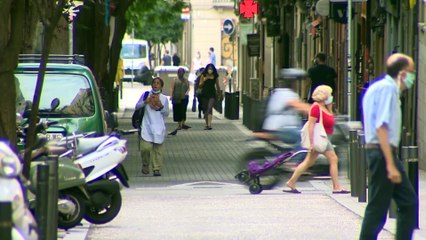 Entra en vigor en Cataluña y Valencia la prohibición de fumar en el exterior