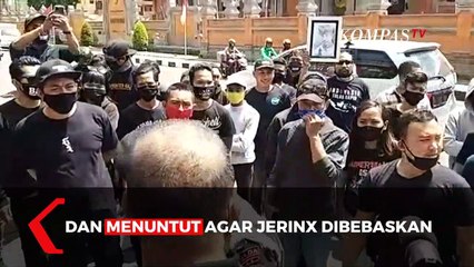 Pendukung Jerinx SID Gelar Protes Depan Polda Bali Tuntut JRX Dibebaskan