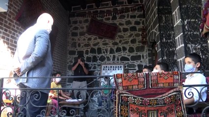 Görevlendirme yapılan Sur Belediyesi 'Çocuk Kütüphanesi ve Bilgi Evi' açtı - DİYARBAKIR