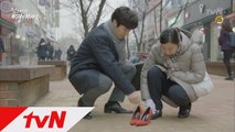 짠내나는 워킹맘 라미란의 터진 신발 (Feat. 윤과장 맘씨 보소)