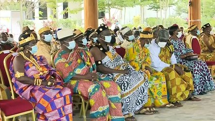 Le Président Ouattara  échange avec des délégations des régions du Sud et de l'Est