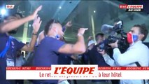 Le show Neymar en rentrant à l'hôtel des Parisiens - Foot - C1 - PSG