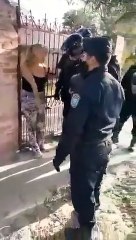 Detuvieron a la folclorista Roxana Carabajal en un operativo por la cuarentena