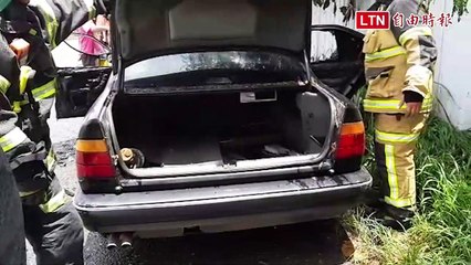 詭異火燒車！BMW駕駛自救無效 未報案竟棄車跑掉