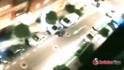 Un vigues cunha esvastica nazi agride a un axente e a un senegales ao que preguntou por un bordel
