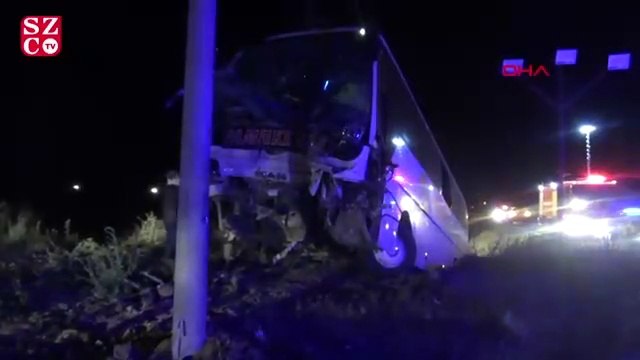 Yolcu otobüsü şarampole düştü 30 yaralı