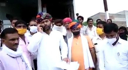VIDEO : मंत्री अशोक चांदना बूंदी कलेक्टर से बोले-'यहां नेतागिरी सिर्फ एक ही आदमी की चलेगी