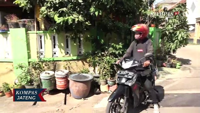 Ketekunan Guru Lukis di Semarang Mengajar Anak Autis