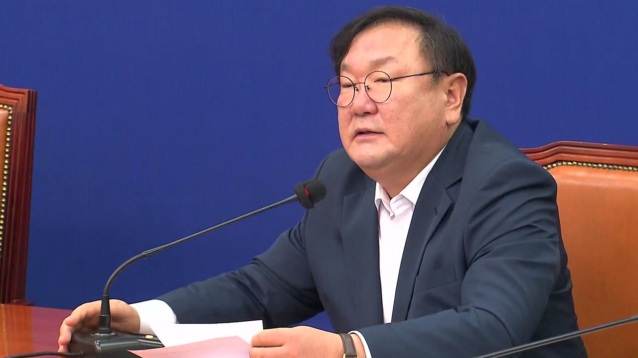 민주당 "통합당, 광화문집회 참석자 명단 제출해야" / YTN