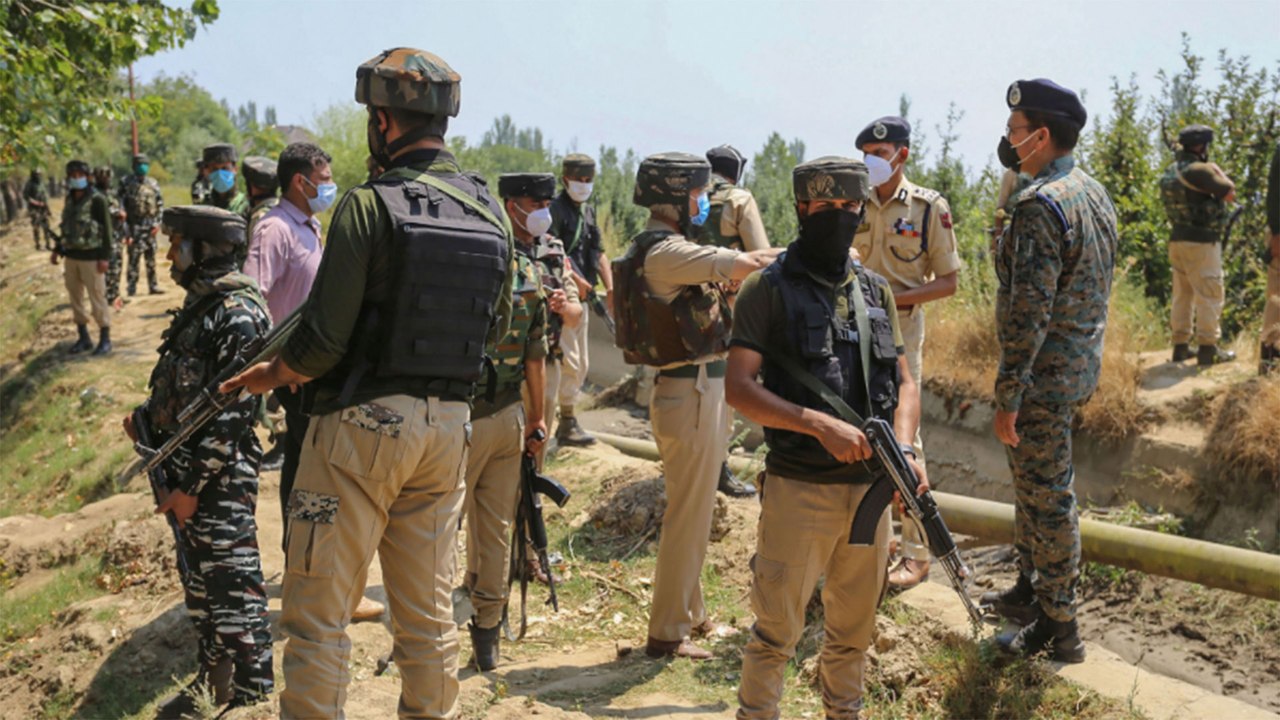 3 Terrorist Killed, 5 Jawan Martyred In Baramulla Encounter - Video ...