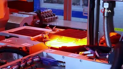 Bakan Dönmez: 'Made In Türkiye' damgalı güneş panelleri üretim bandından iniyor