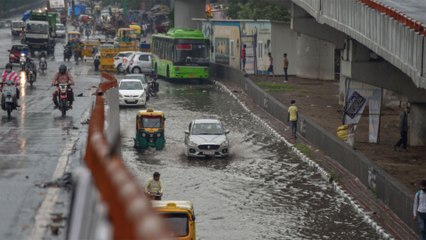 Heavy rain lashes Delhi, parts of NCR, temperature drops
