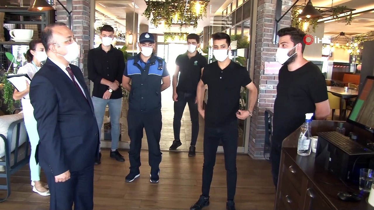 Korona virüs denetiminde kafe tuvaletinde dikkat çeken yazı