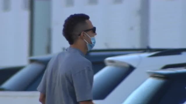 Los jugadores del Valencia acuden a entrenar en medio de la situación de incertidumbre