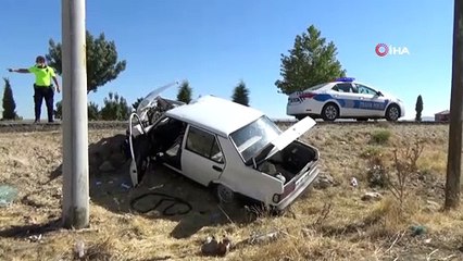 Direksiyon hakimiyetini kaybetti, elektrik direğine çarptı: 1 ağır yaralı